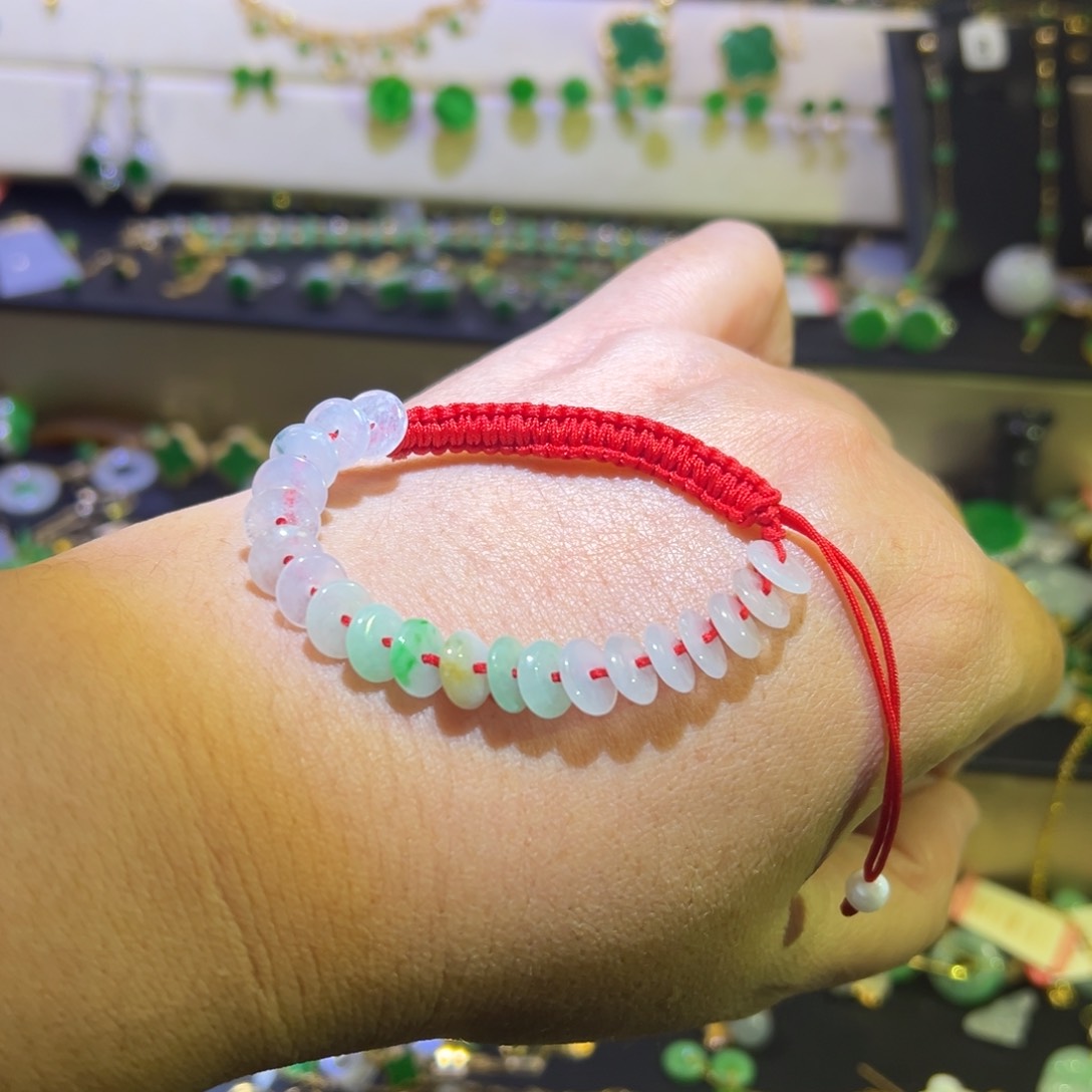 颈饰18K金镶嵌翡翠手绳