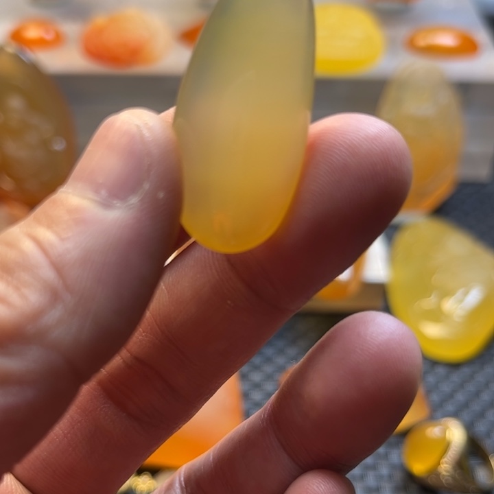 牛***仔石英质玉未镶嵌旦面