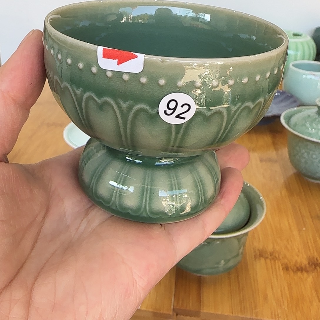 龙泉敬悦青瓷品茗杯微暇