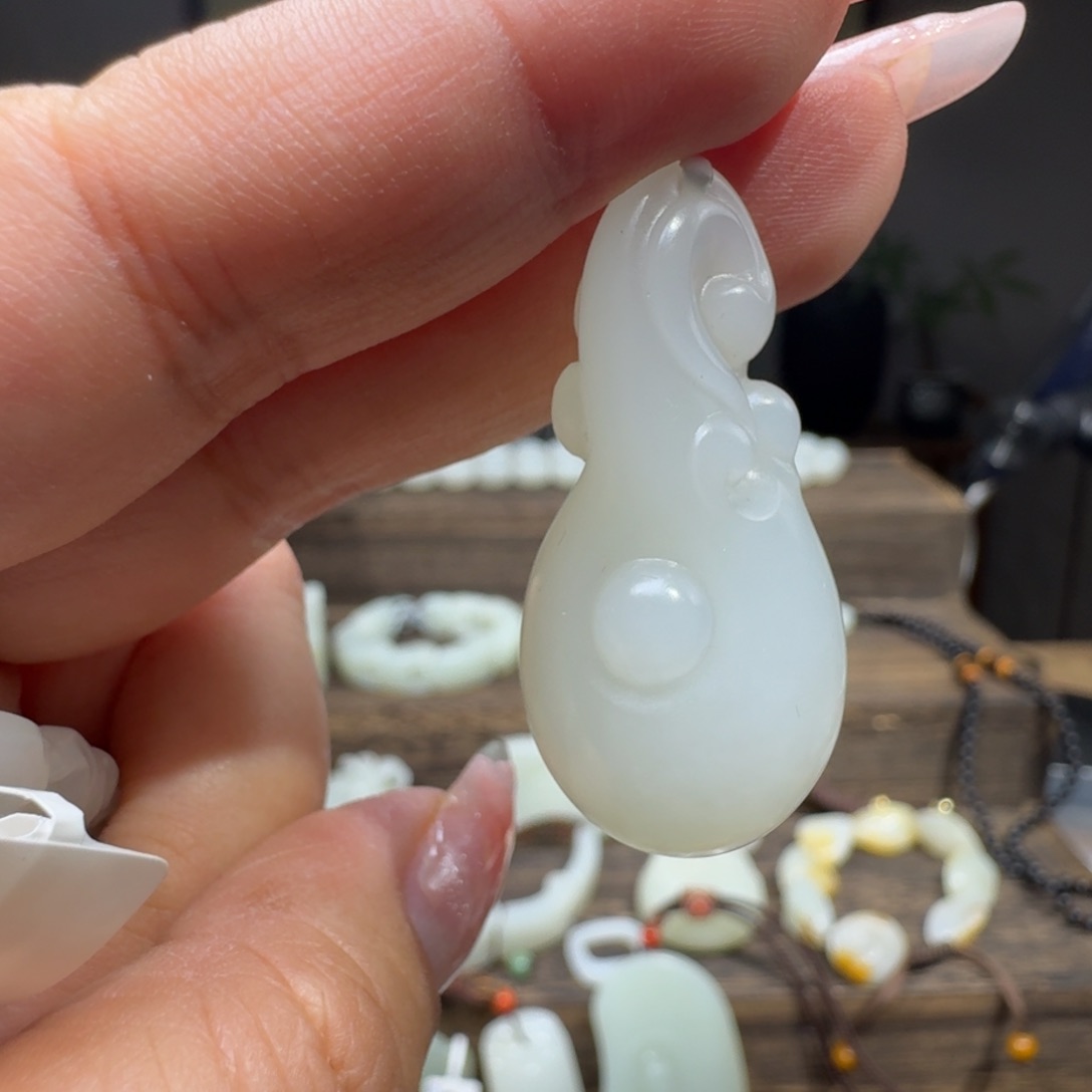 和田玉（糖玉）颈饰未镶嵌