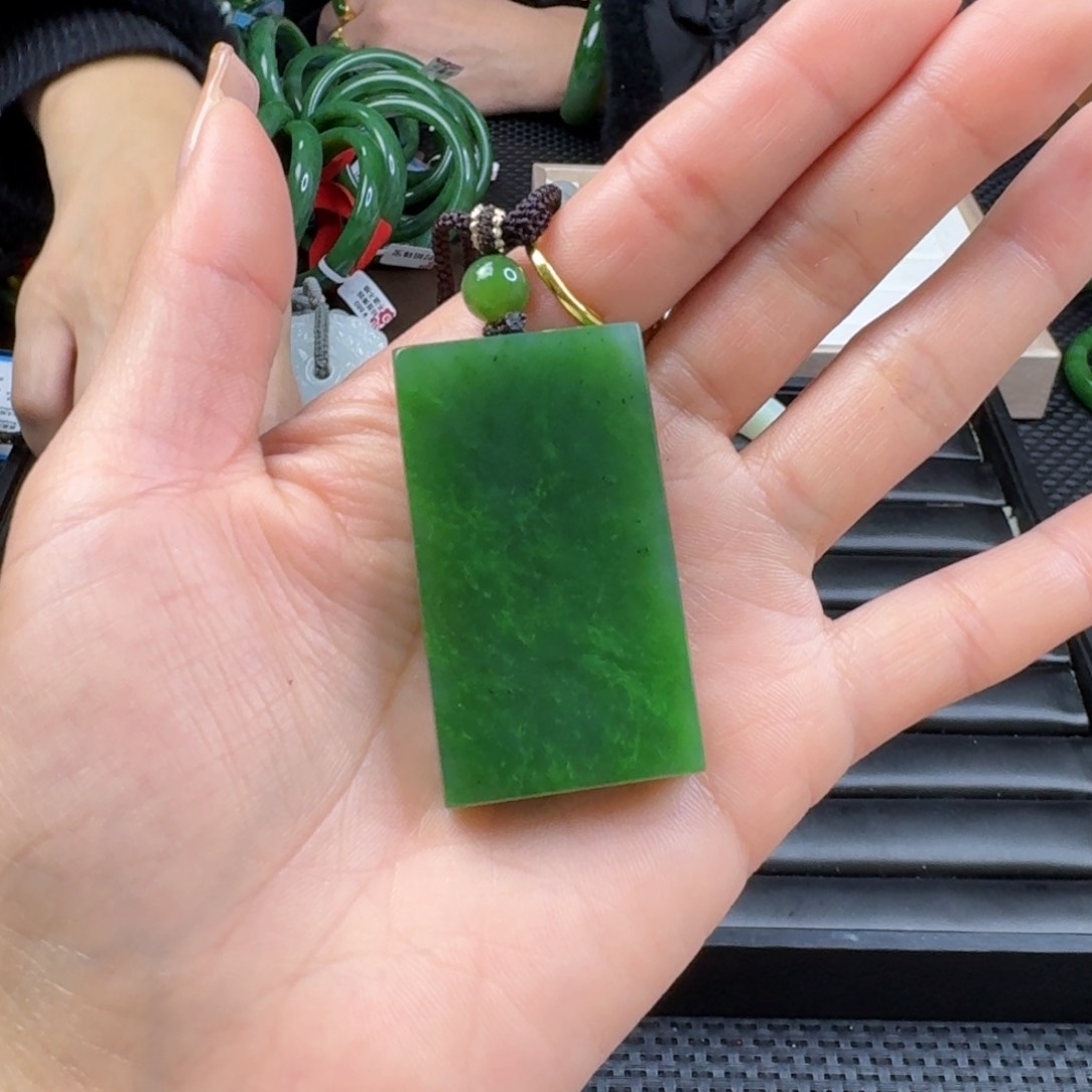 和田玉（碧玉）颈饰未镶嵌