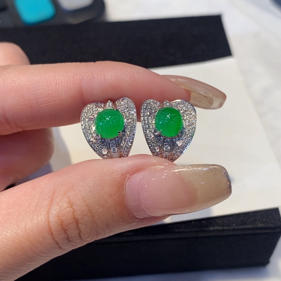 翡翠耳饰18K金镶嵌蛋面