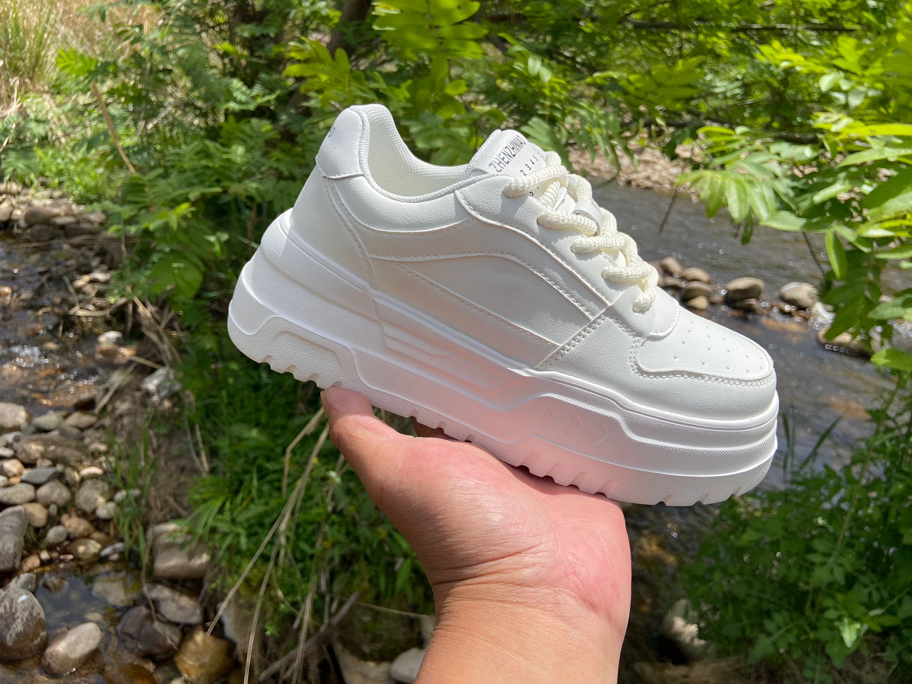 6厘米发泡厚底百搭小白鞋女秋季新款透气松糕底板鞋运动休闲鞋