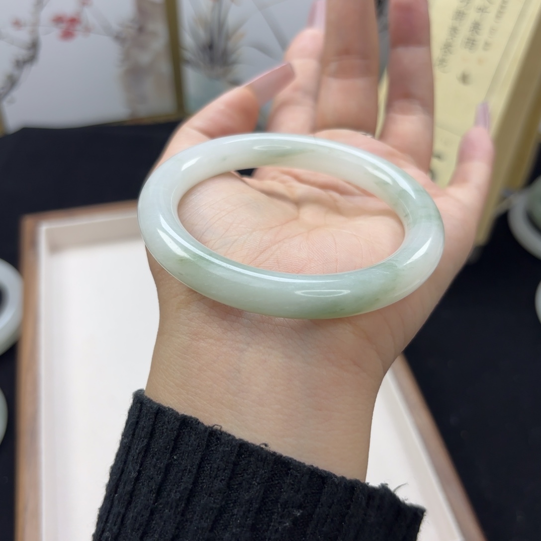 石英质玉手镯未镶嵌张*