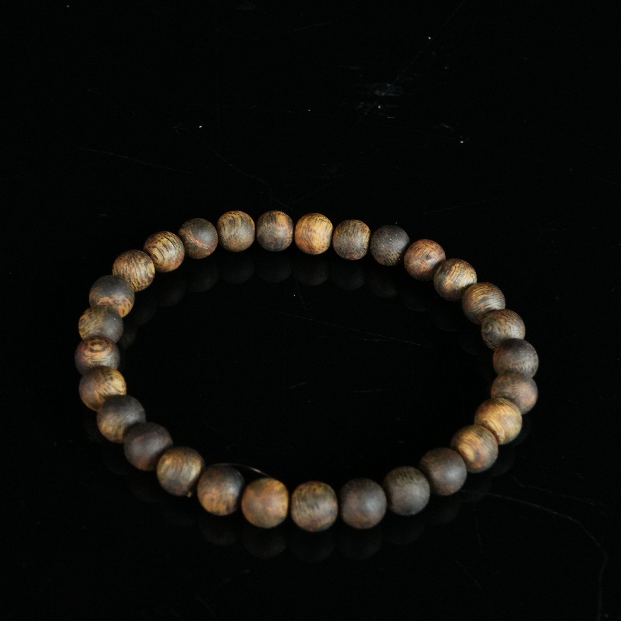 2187 越南芽庄糖结软油随型站立沉白棋手串 0.68cm  4.7g