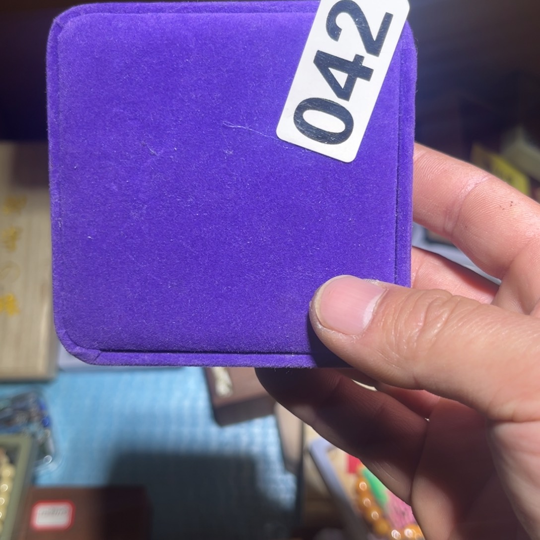 刘***子琉璃/树脂/塑料类