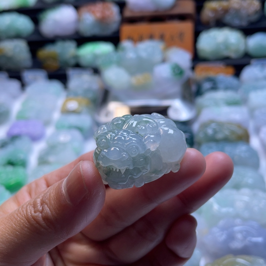 翡翠颈饰未镶嵌貔貅