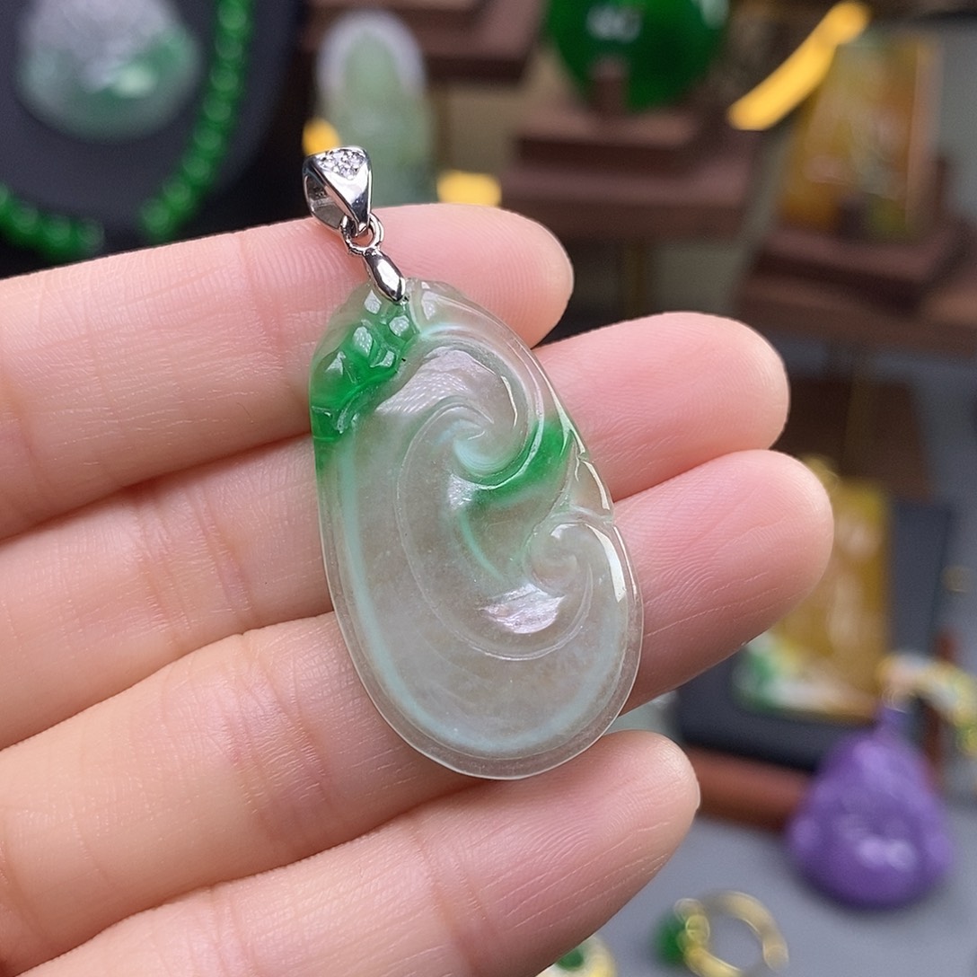 吊坠(赠链)未镶嵌翡翠