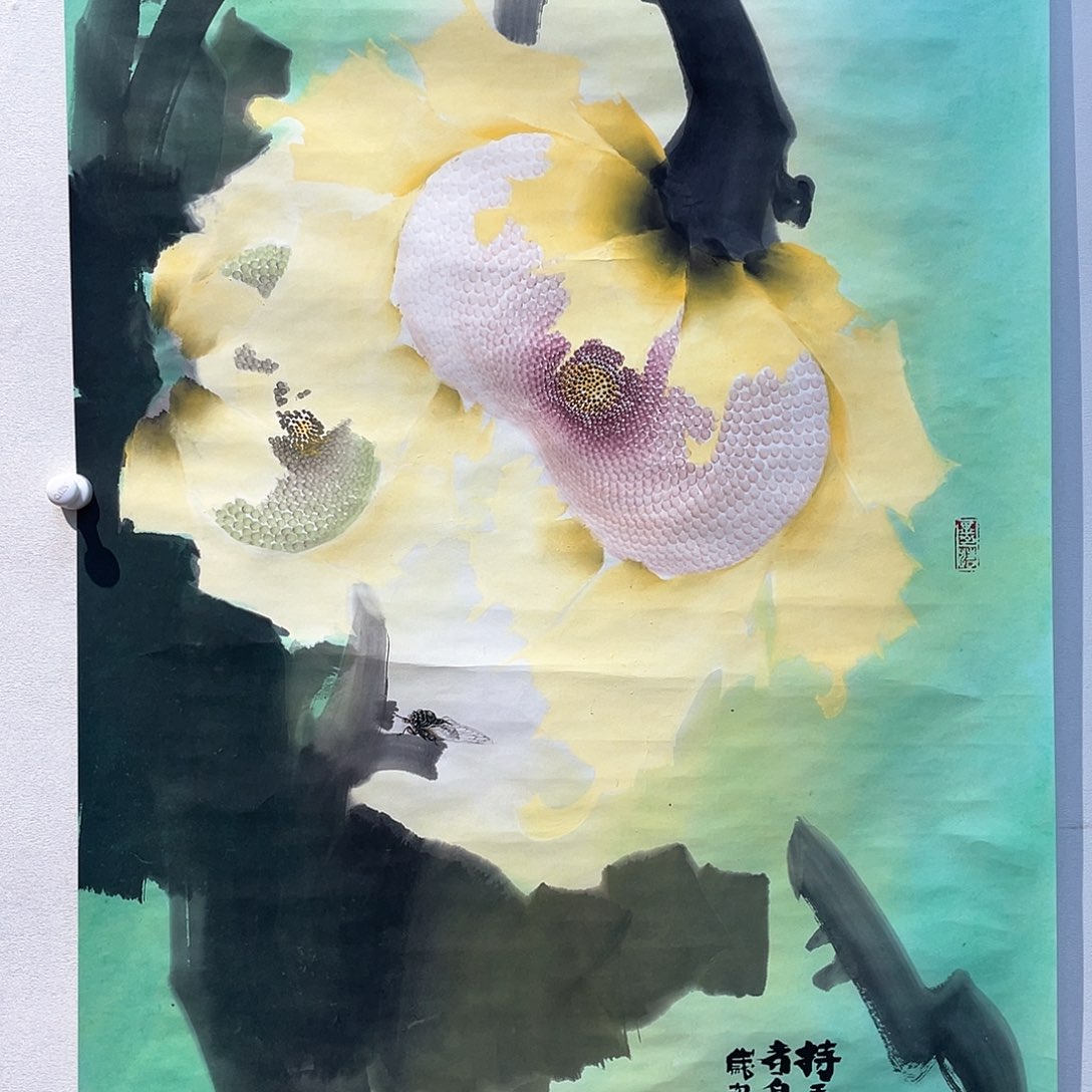 国画找***方把门放了个小女孩们