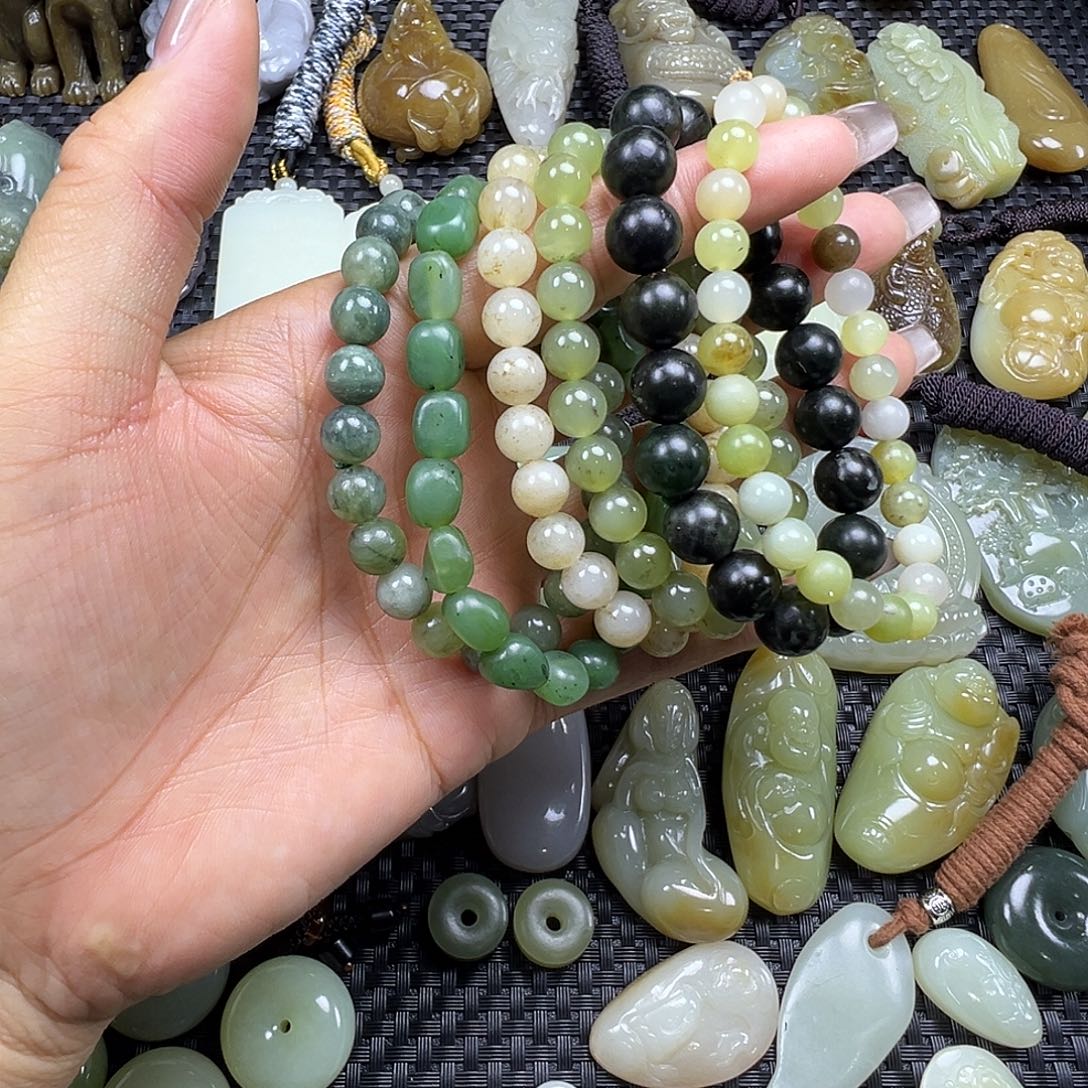 和田玉未镶嵌吊坠(不含链)漏，不退不换