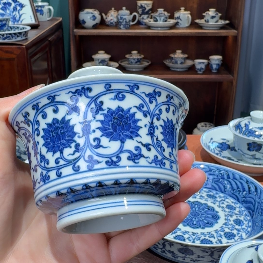 青花雯华堂手绘盖碗