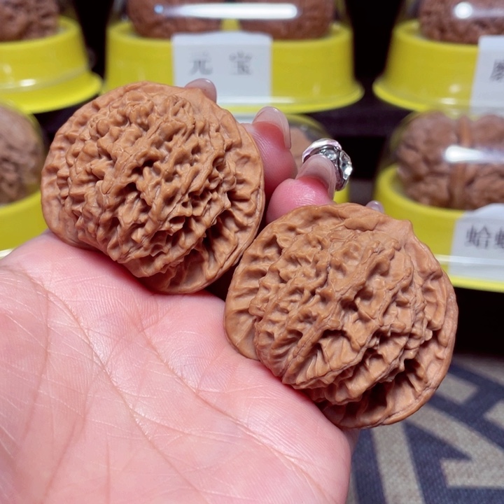 文玩核桃把件盘龙纹45