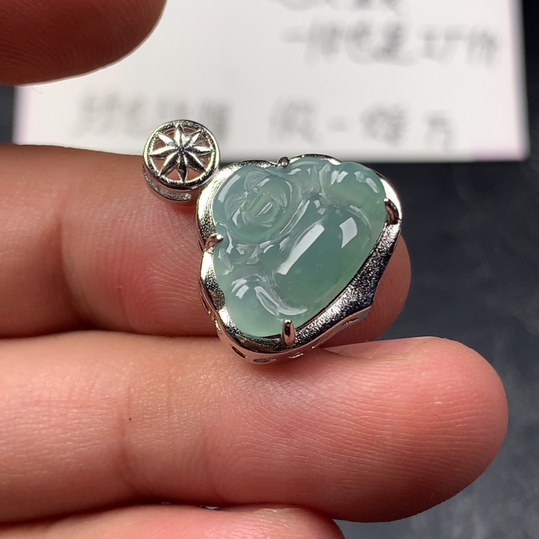 颈饰未镶嵌翡翠小佛公