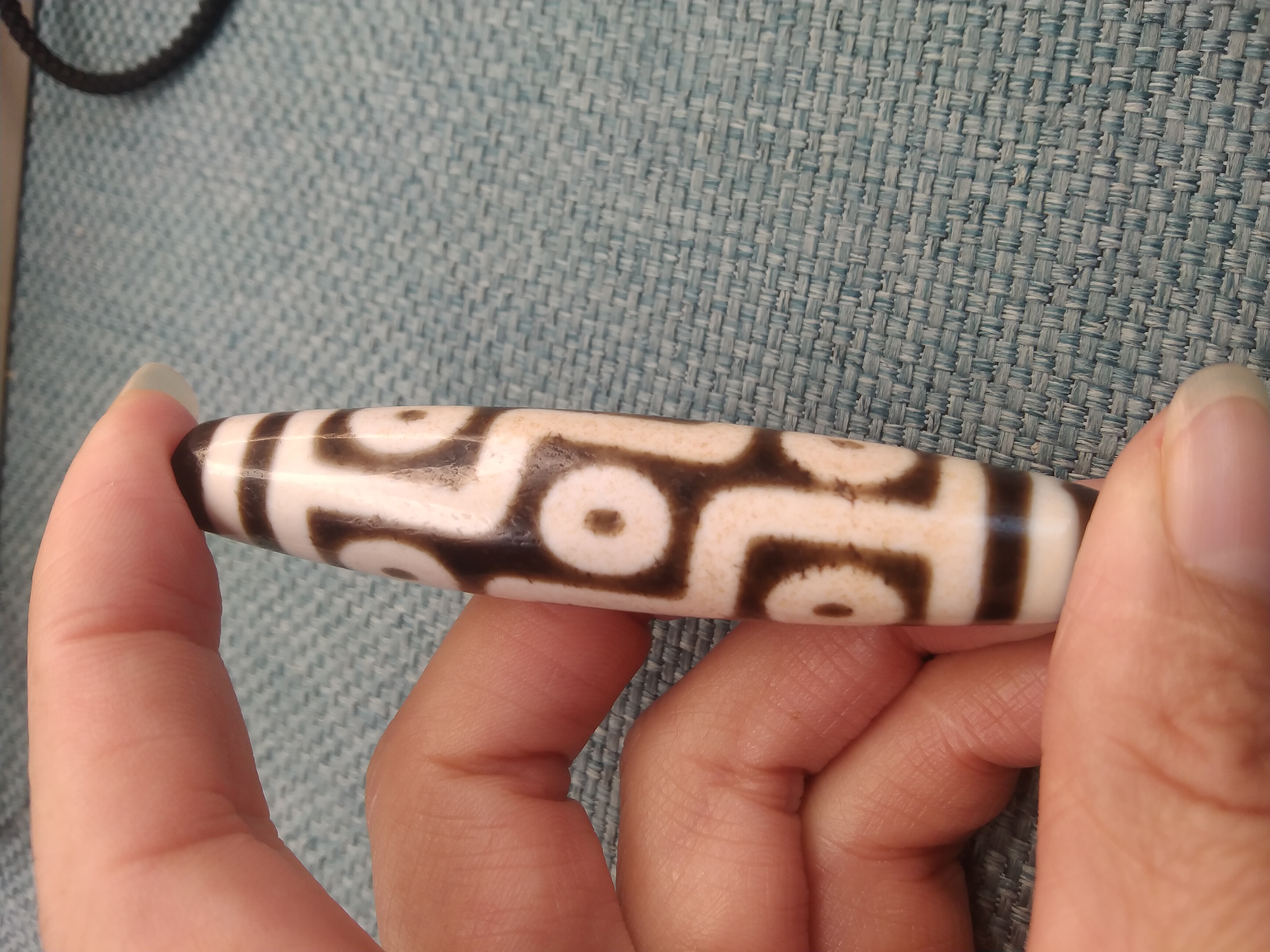 藏区九眼珠珠玛瑙材质吊坠