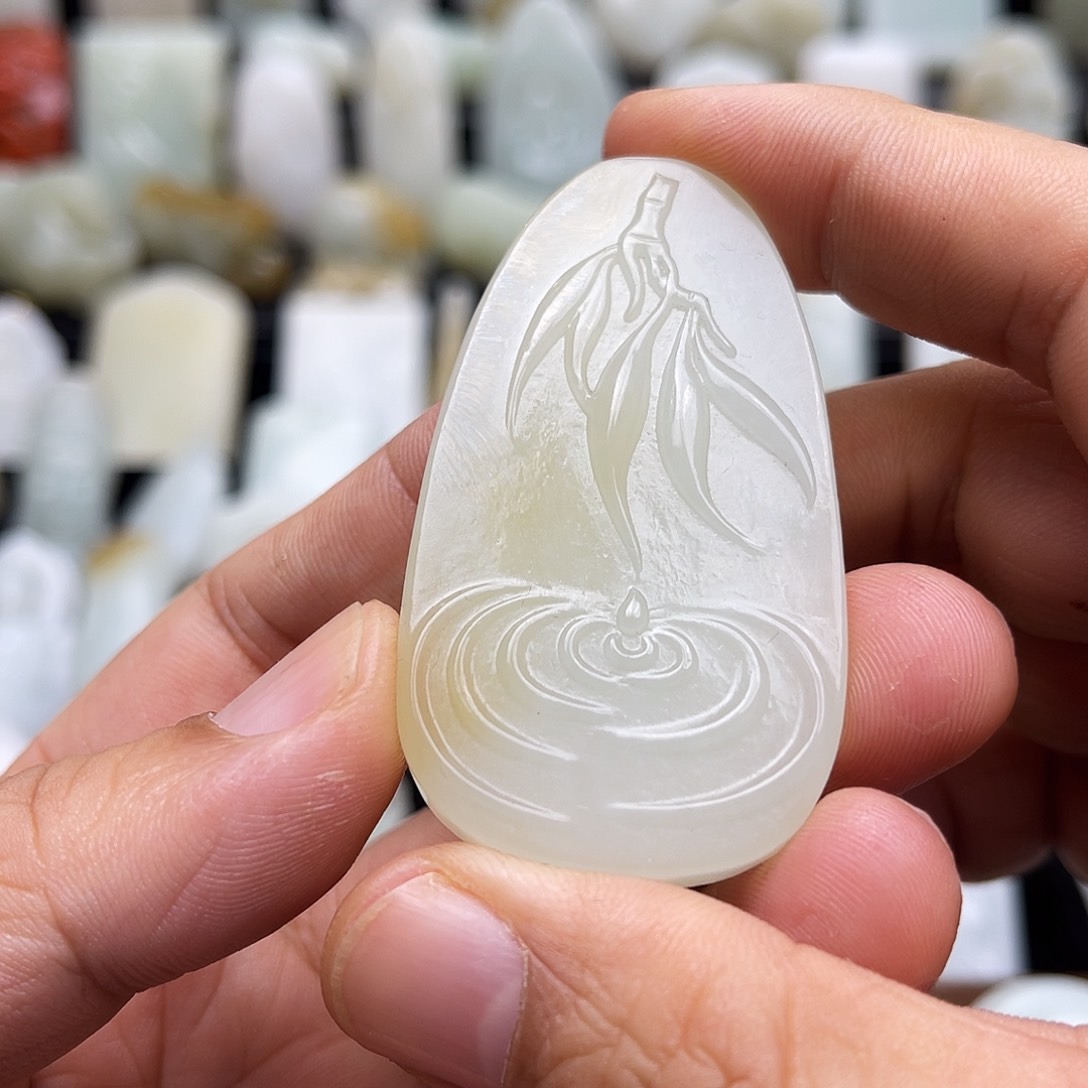 和田玉颈饰未镶嵌