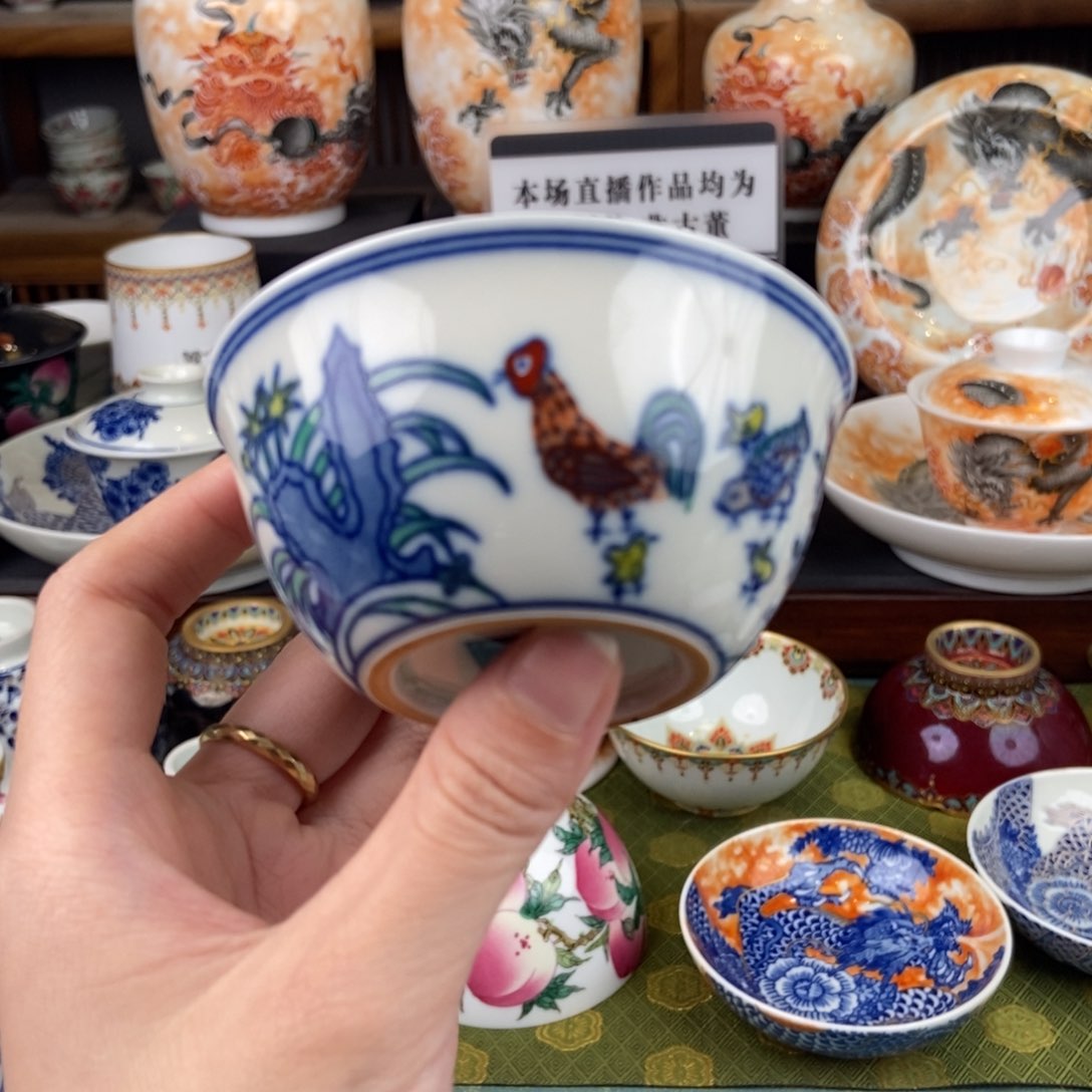 陶瓷的设计师是一个人