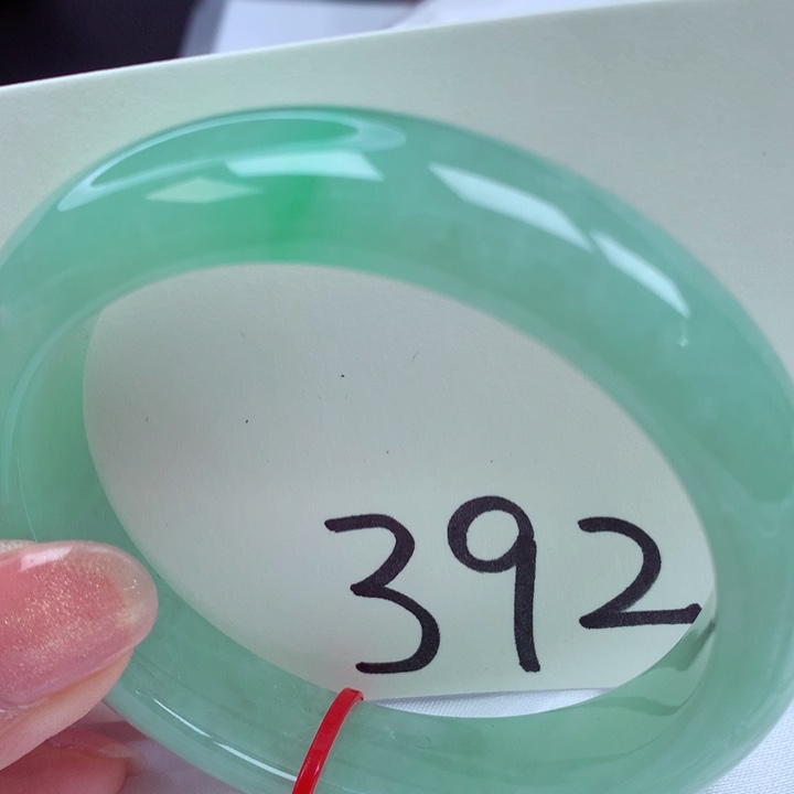 翡翠手镯未镶嵌翡翠