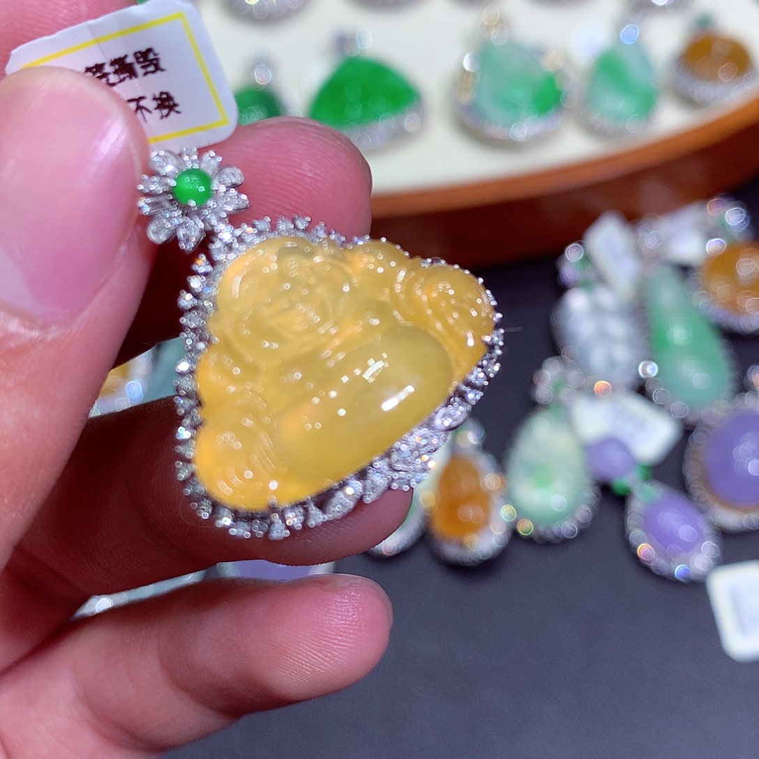 翡翠吊坠(不含链)18K金镶嵌