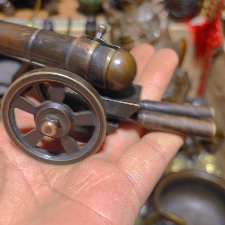 铜的。全清了。一件不留！不磨叽