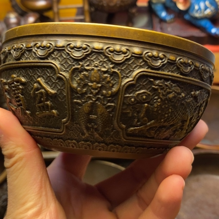 铜器摆件做工精良
