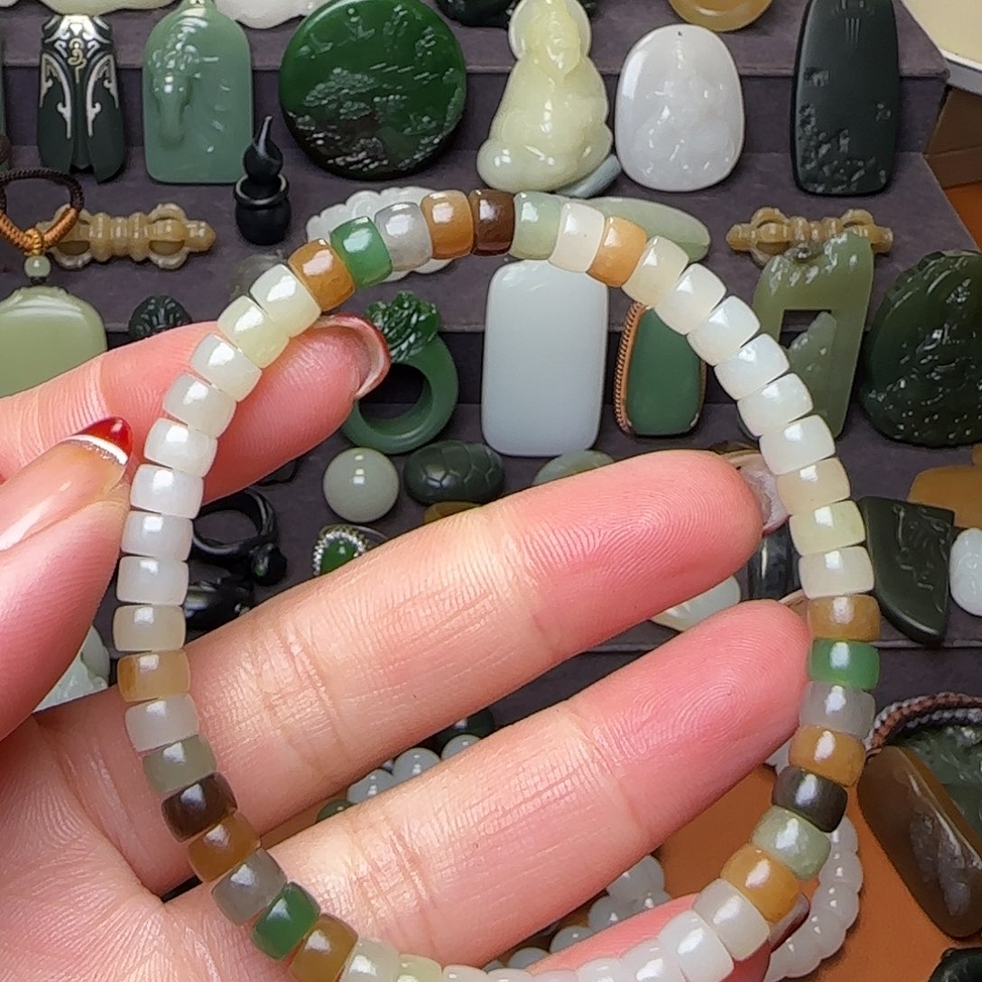 和田玉颈饰未镶嵌