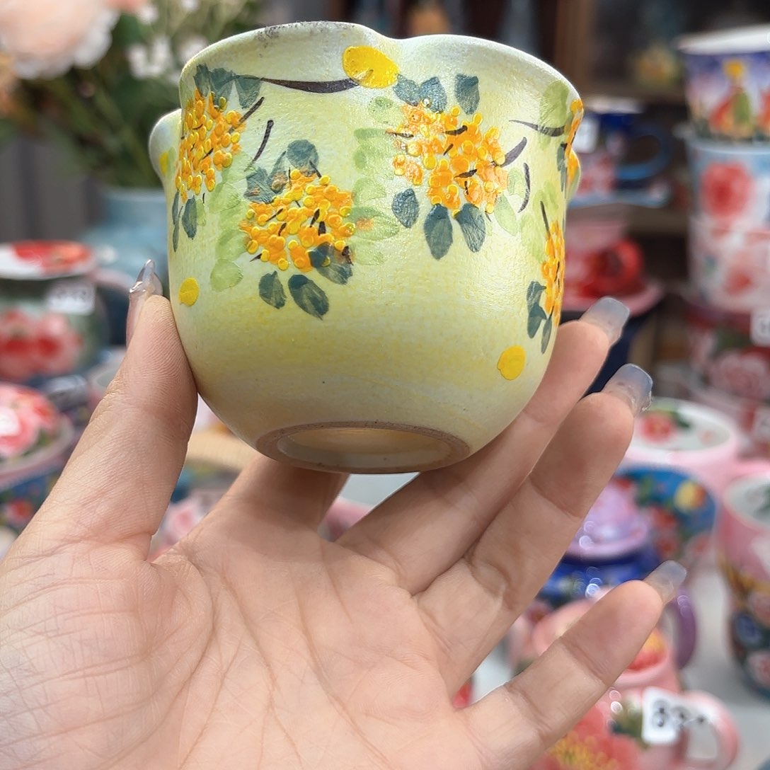 瓷片在干嘛我也在洗头发