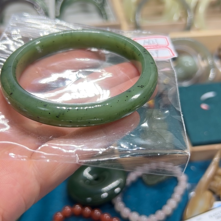 和田玉手镯未镶嵌牡****960.9圈围10623