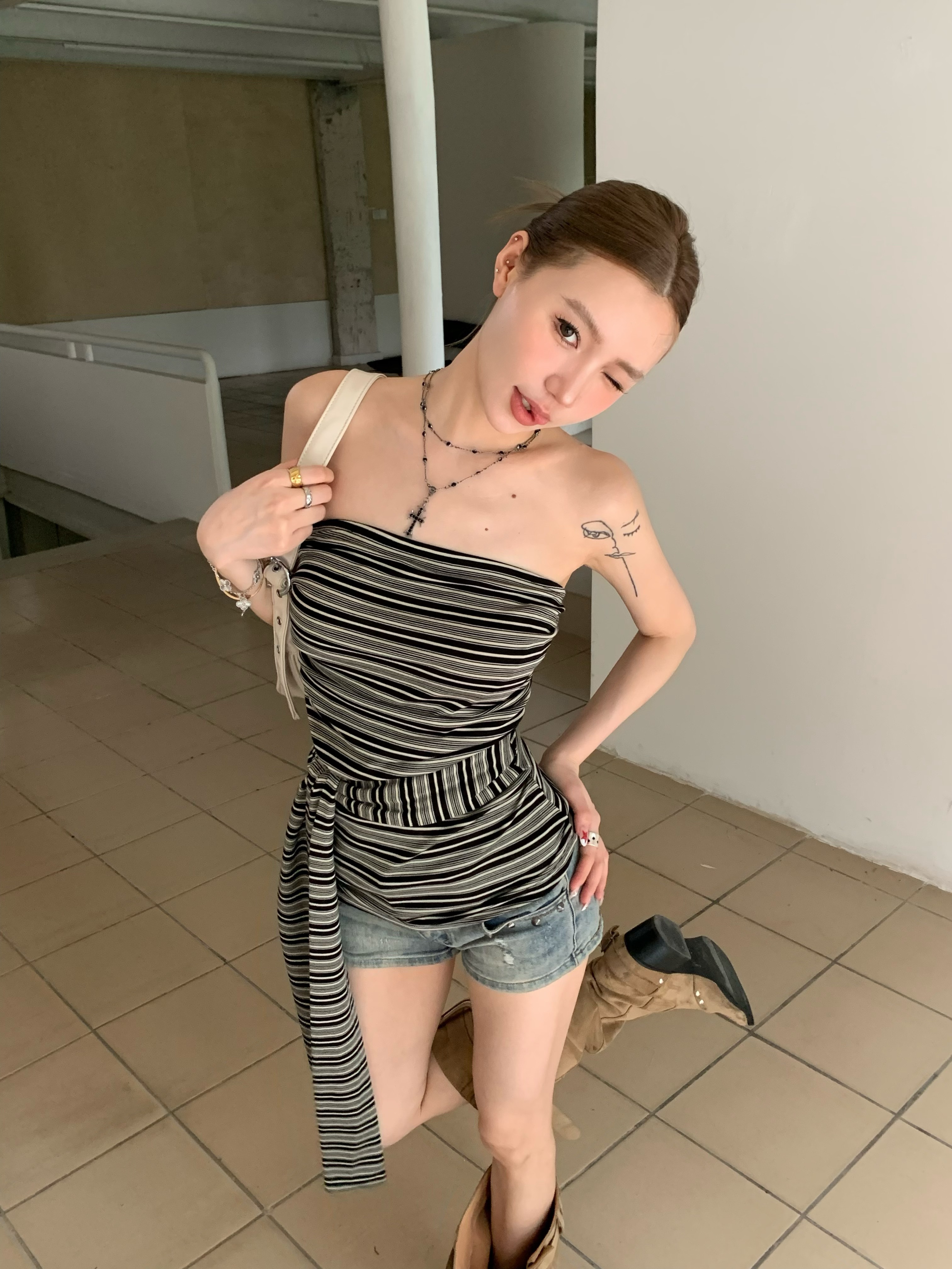 番茄妹妹Toamtosister法式复古气质修身系带洋气显瘦条纹抹胸背心