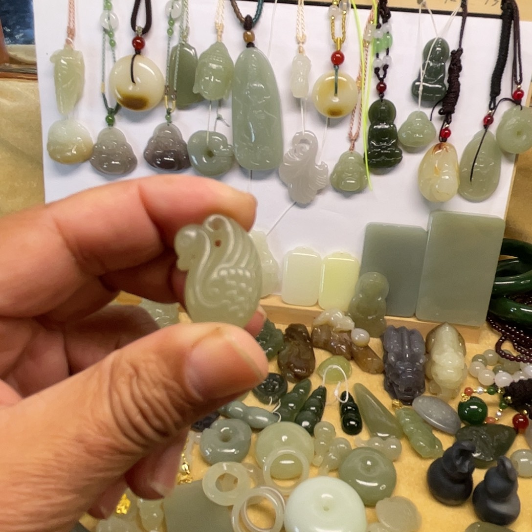 和田玉未镶嵌颈饰