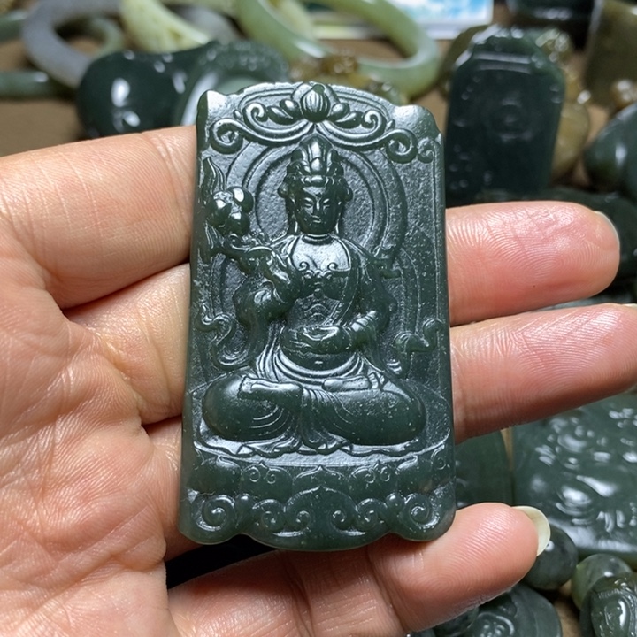 和田玉未镶嵌颈饰