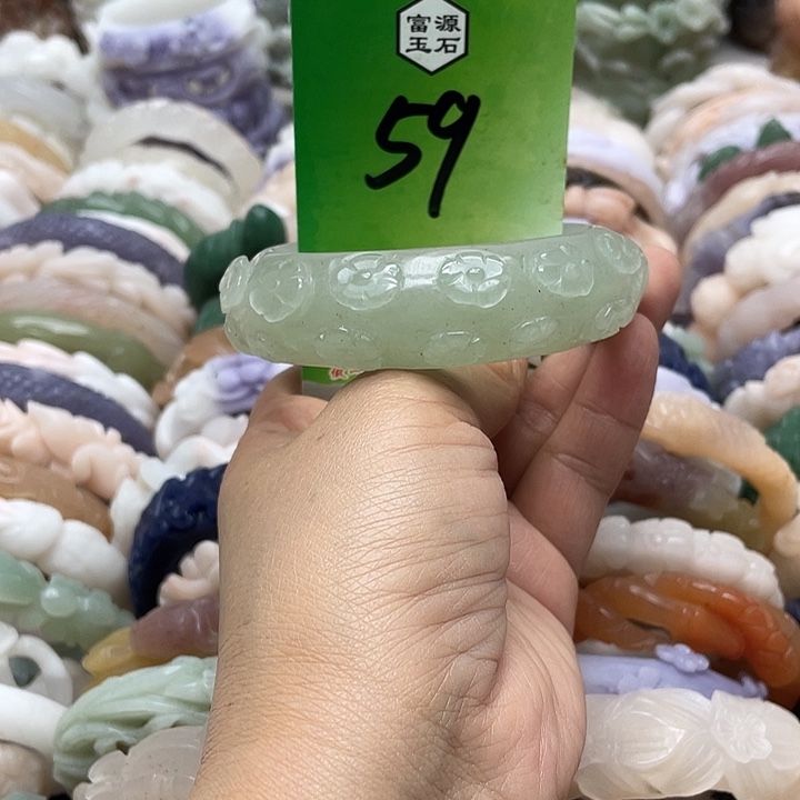 未镶嵌手镯石英岩玉