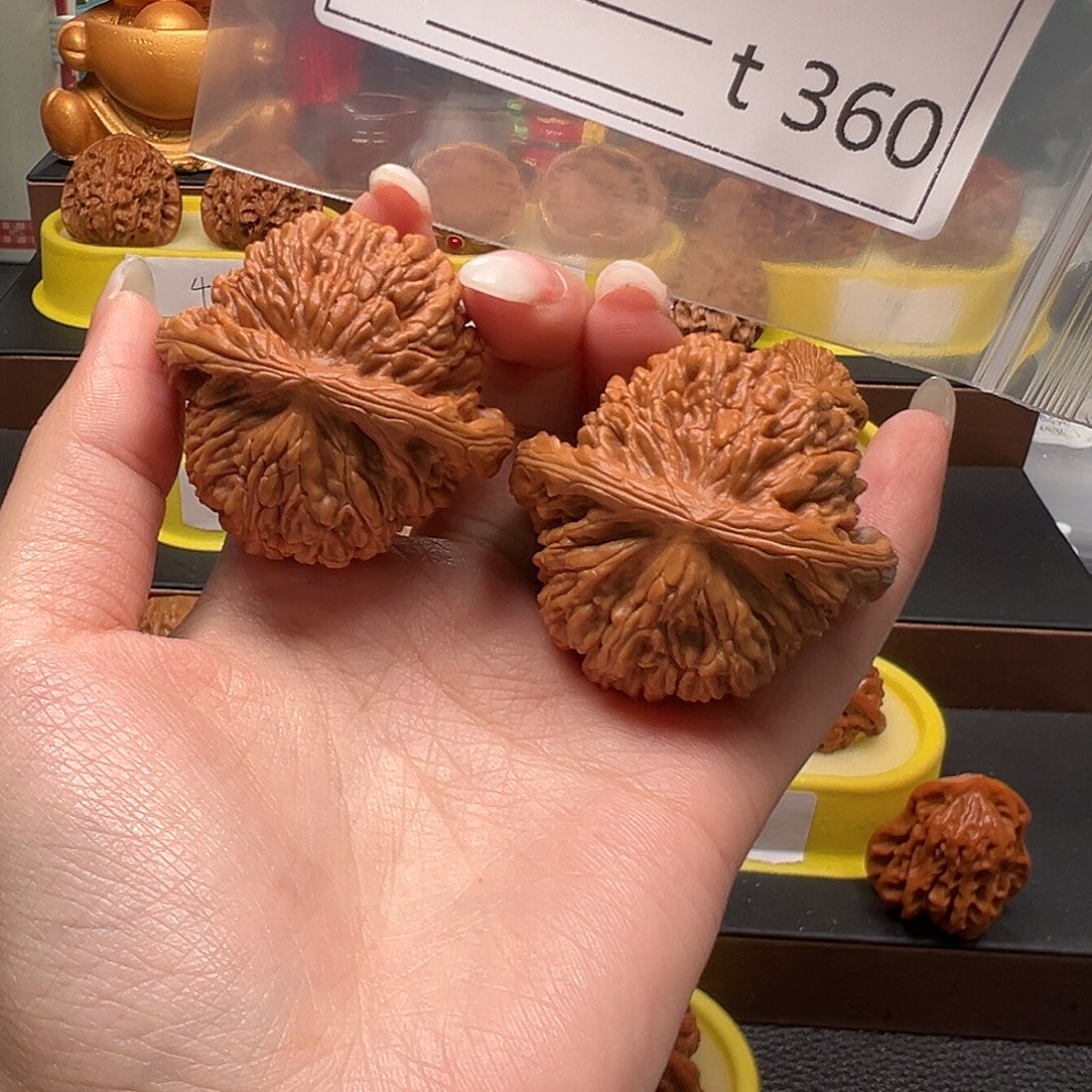 张***七文玩核桃手把件四座楼