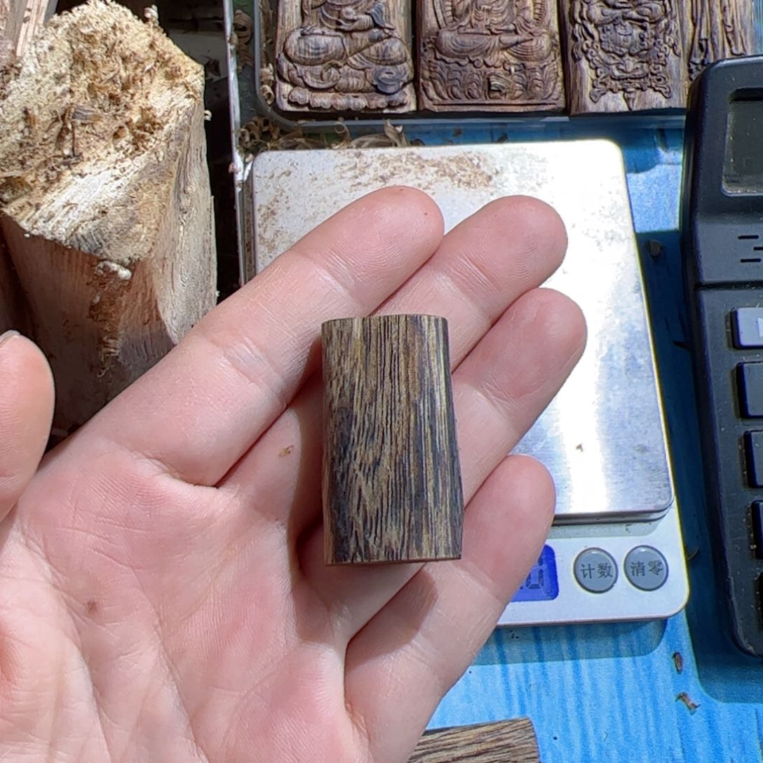 沉香吊坠白棋素牌5.6克