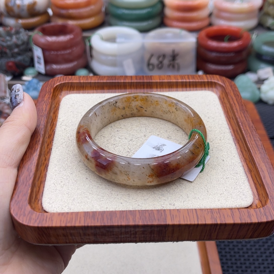 石英岩玉未镶嵌手镯