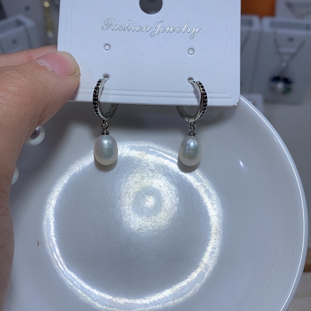 淡水珍珠耳饰未镶嵌