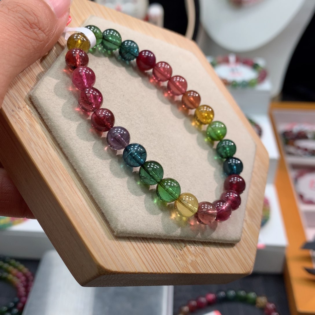 碧玺手链未镶嵌      7mm。