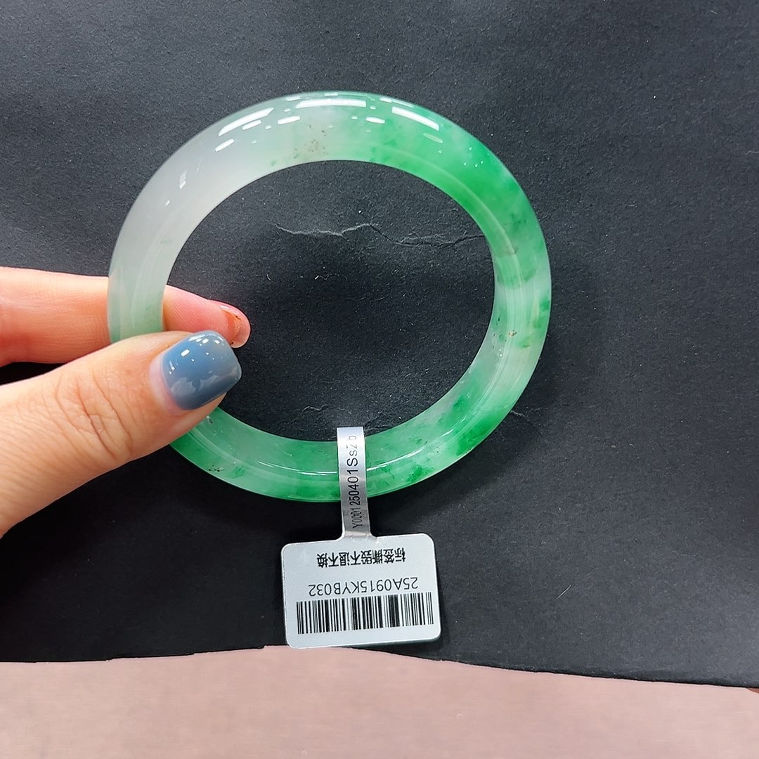 A***༶石英质玉（非洲翠）未镶嵌手镯唐唐60.6