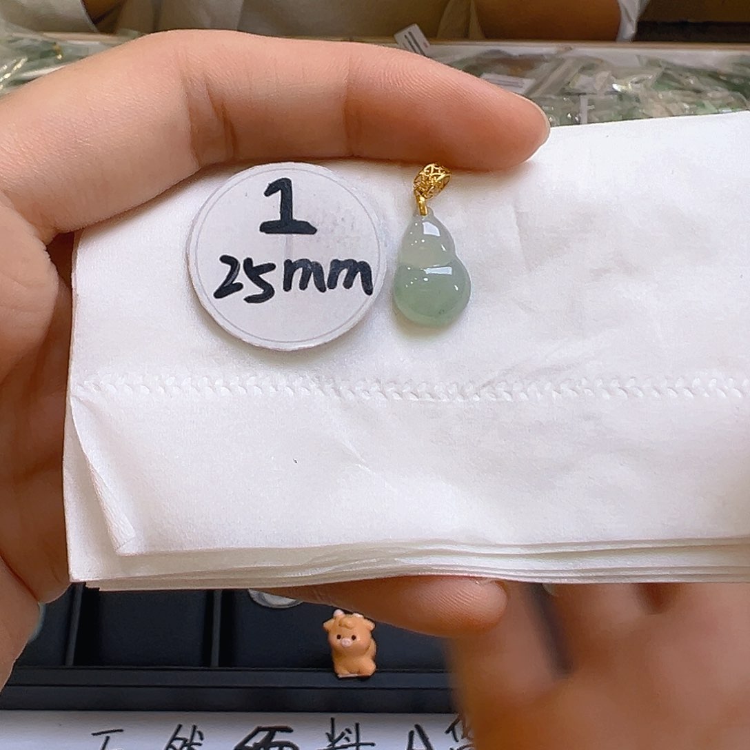 翡翠颈饰18K金镶嵌翡翠