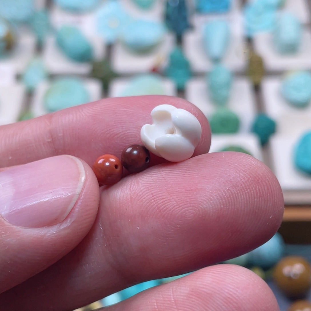 南红玛瑙配饰未镶嵌