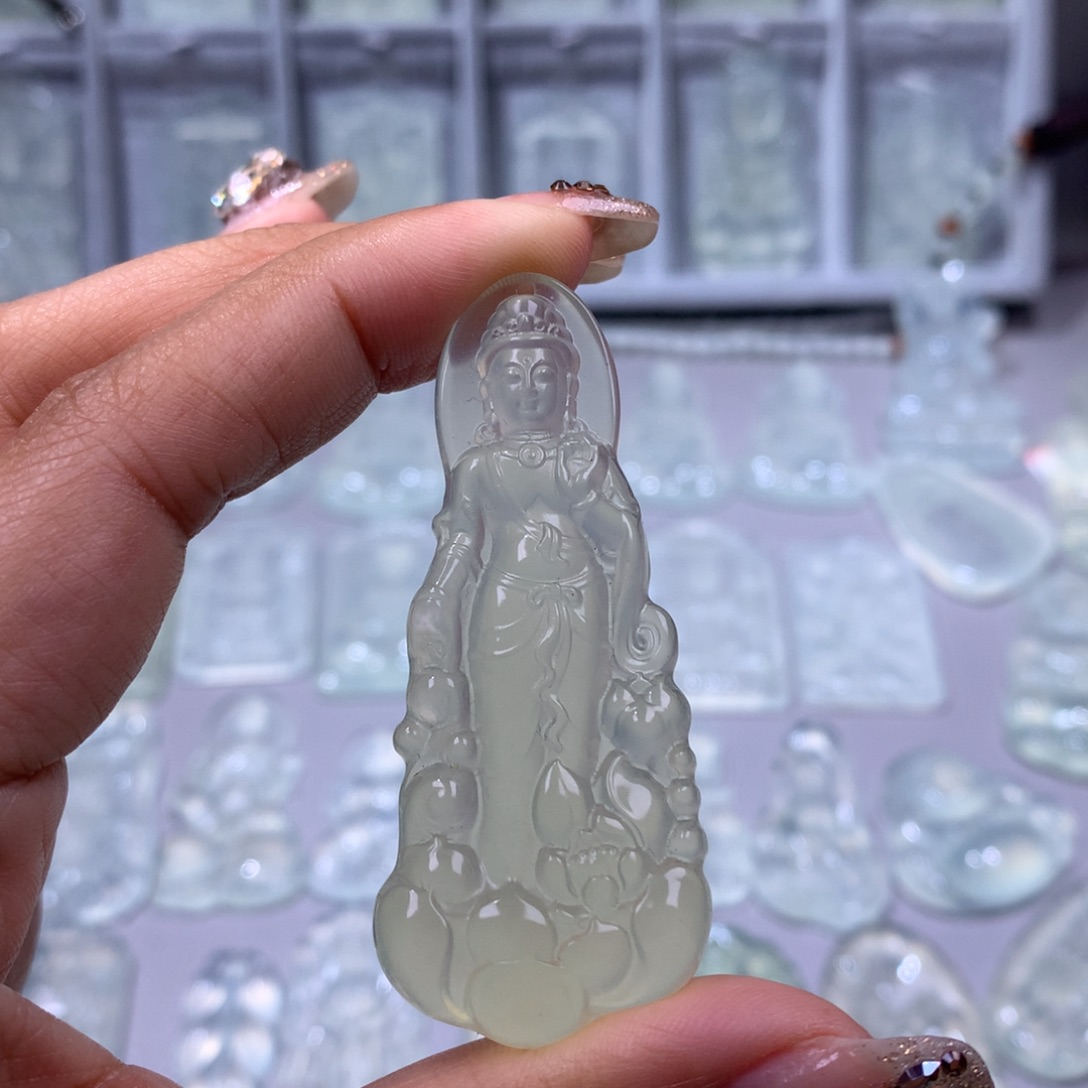 蛇纹石玉颈饰未镶嵌