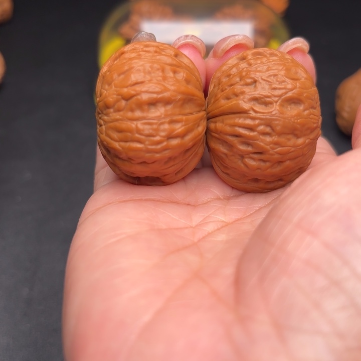 桃核把件37铁锤狮子头