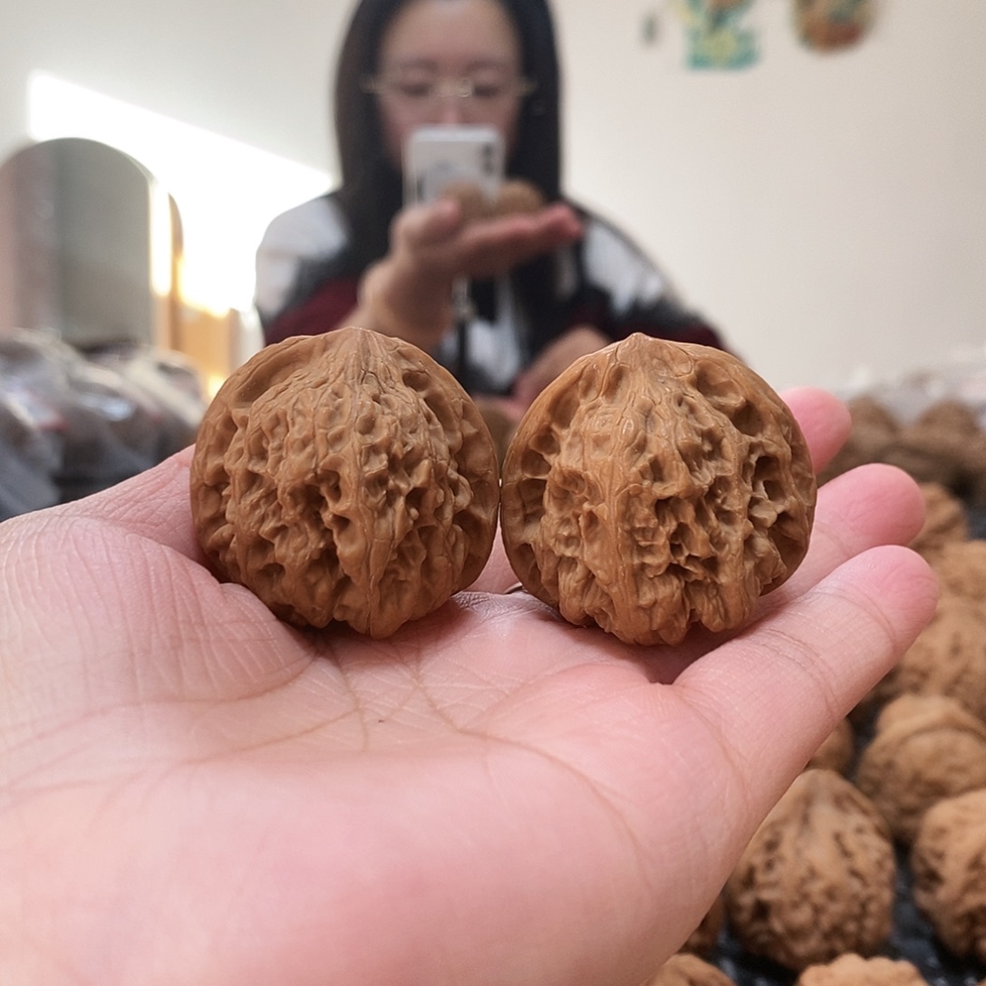 桃核吊坠 野牛 37