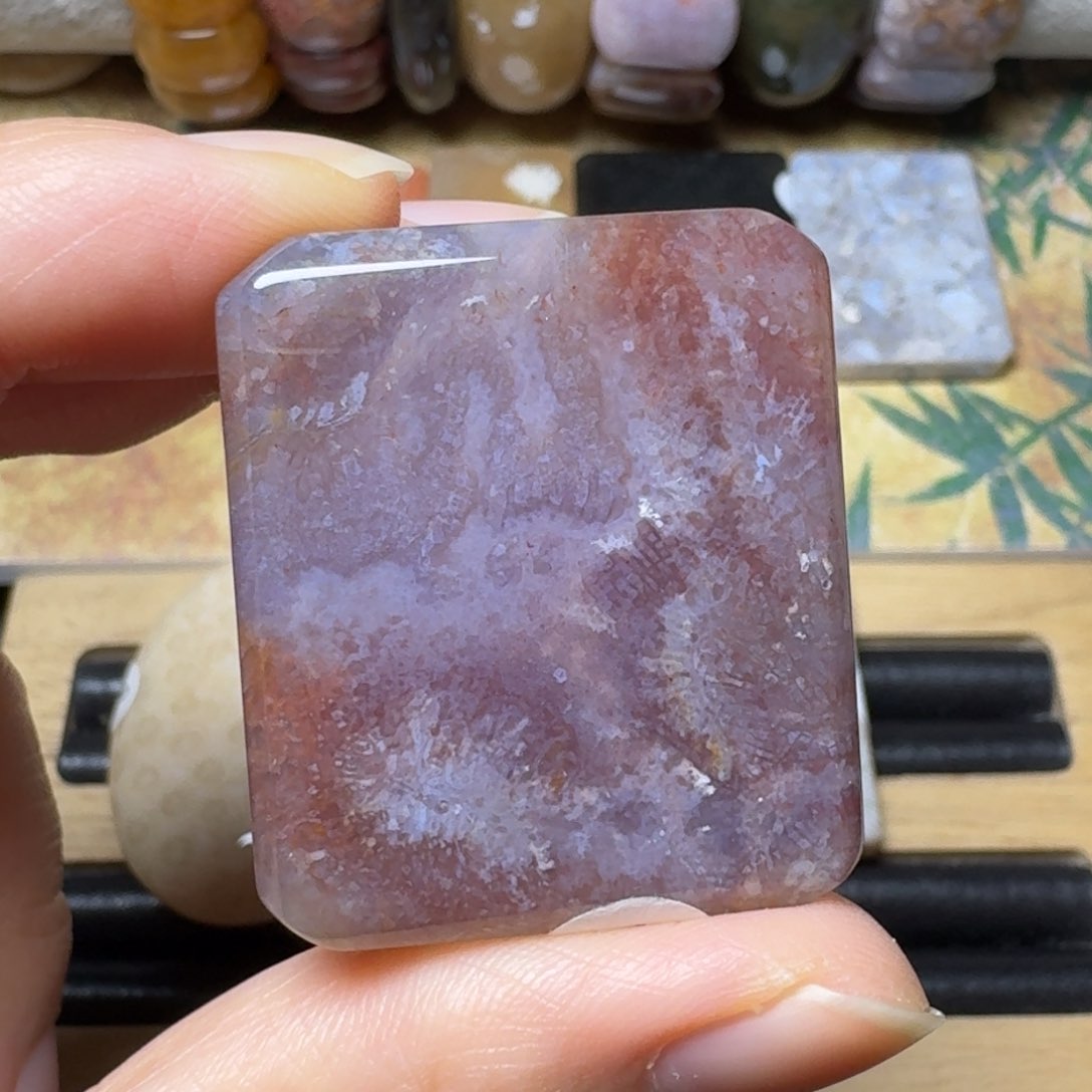 硅化玉紫红冰凤尾未镶嵌