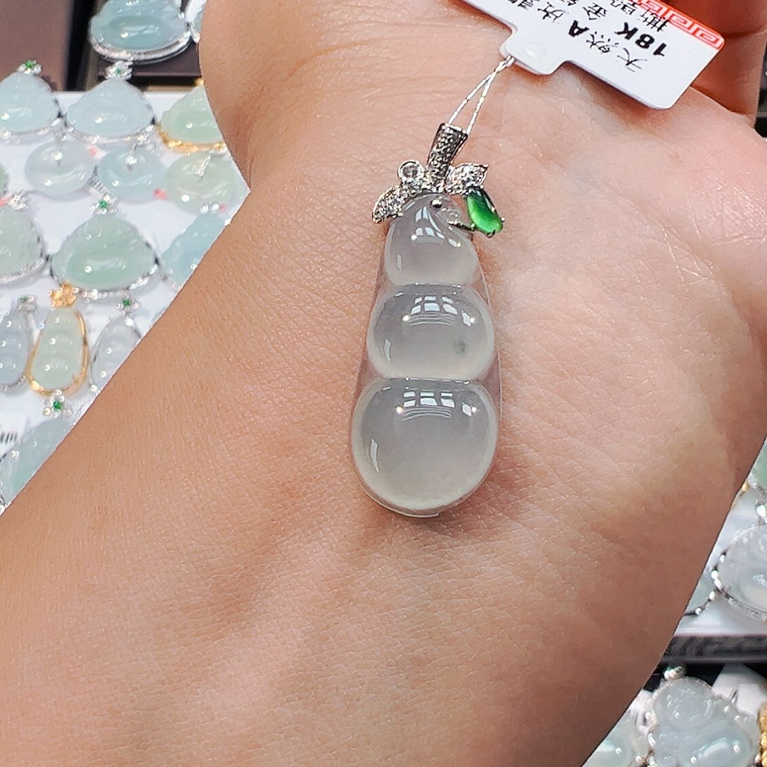 吊坠(不含链)18K金镶嵌翡翠福豆