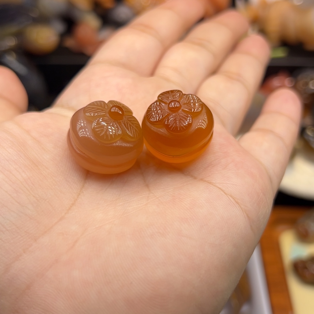 长***风玛瑙/玉髓未镶嵌挂件/手玩/小摆件一对柿子，打孔