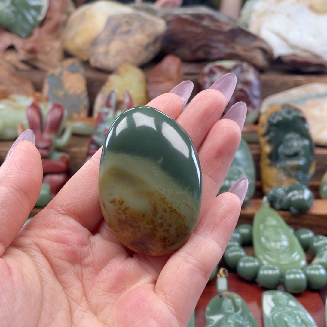 岫岩河磨玉（透闪石质玉）把件未镶嵌R***r