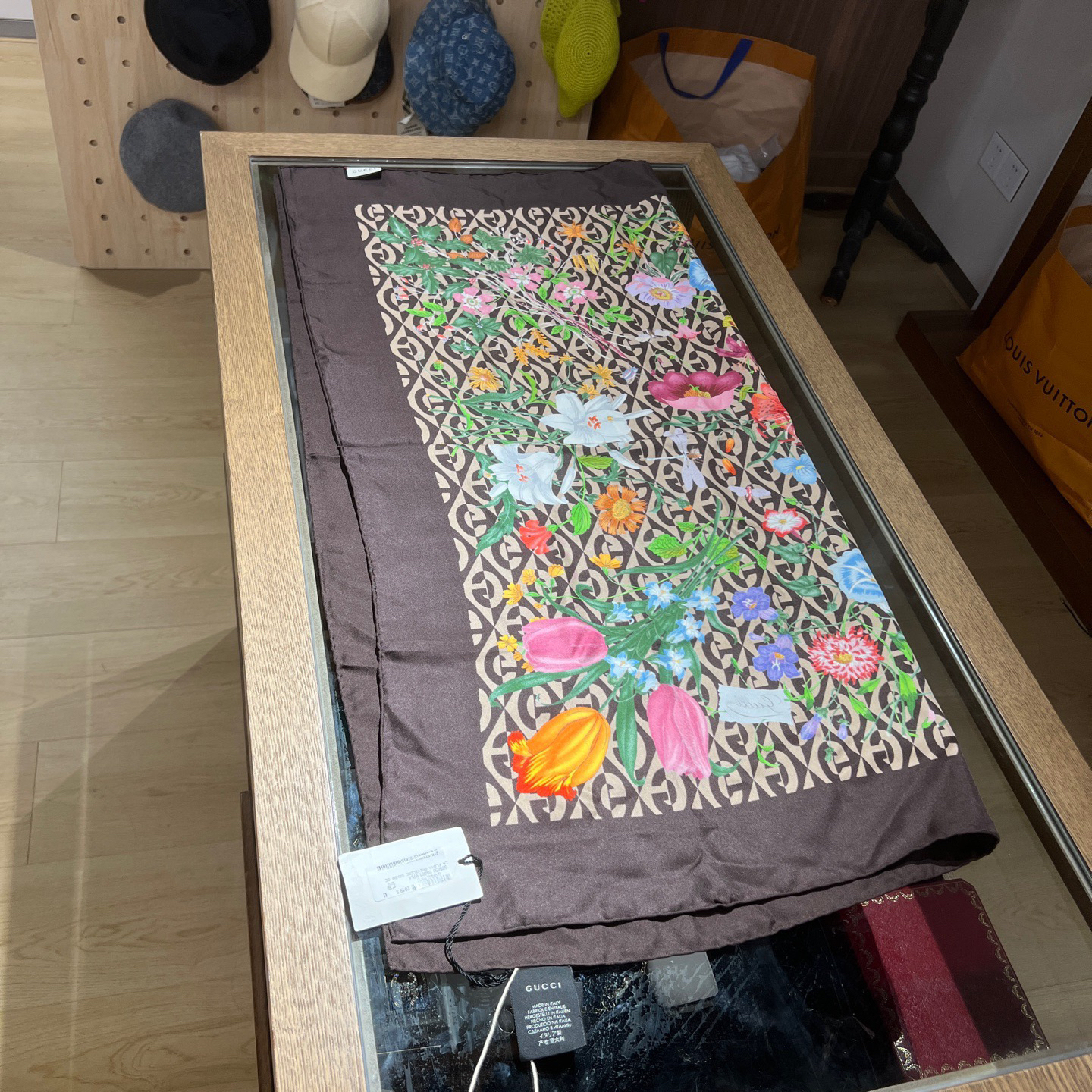 99新 GUCCI/古驰 tob465 满印logo花卉丝巾 90*90cm 真丝