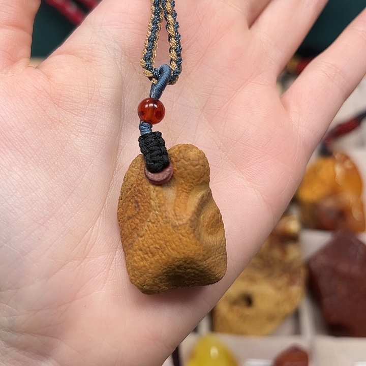 琥珀珠宝奇石未镶嵌