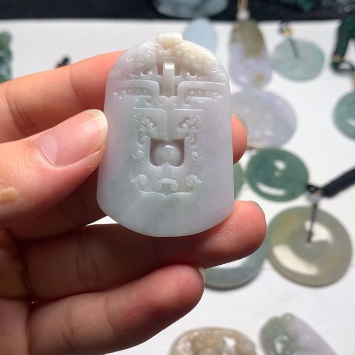 翡翠未镶嵌颈饰仿古牌15