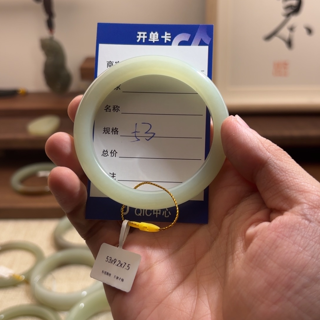 和田玉（糖玉）手镯未镶嵌